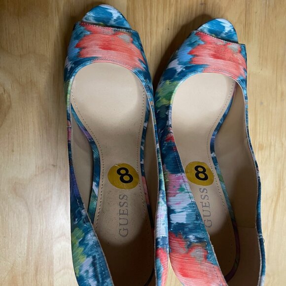 GUESS Women's Cacei Pump - Picture 5 of 5